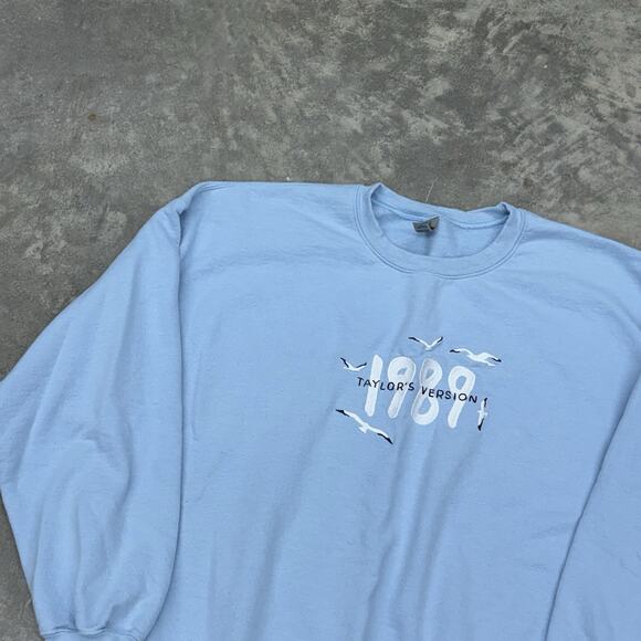 1989 Taylors Version Embroidered Pale Blue Crew Neck Sweatshirt Size XXL - Picture 3 of 10